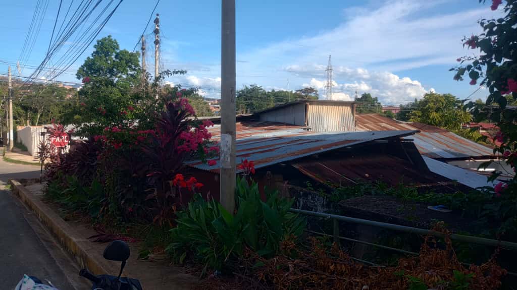 Terreno urbano en corazon de Tarapoto en Jr Lamas con Jr Rene Bartra